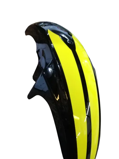 SALPICADERA DELANTERA FT150 (19-22) /FT150TS NEGRA-AMARILLA