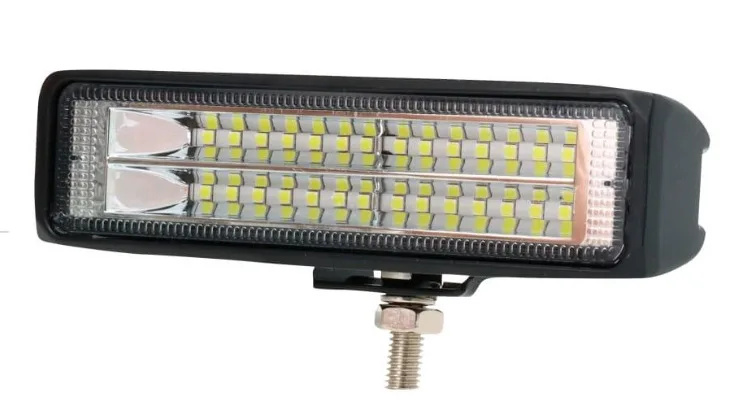 FARO DEL. AUXILIAR "RECTANGULAR" LEDS BLANCOS 12V 84W 8400LM --PROMOTO--