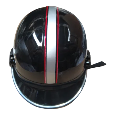 CASCO CACHUCHA PARA MOTO PLASTICO NEGRO